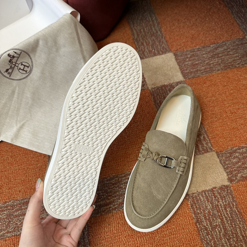 H**me5 sneaker