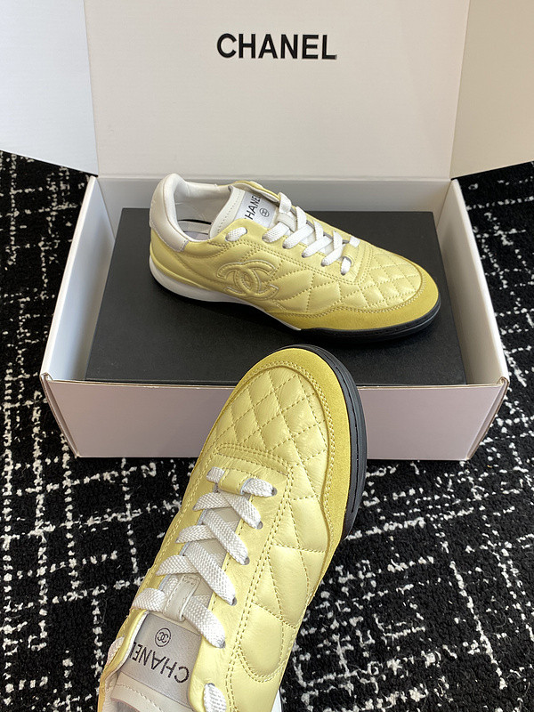 Ch**el sneaker