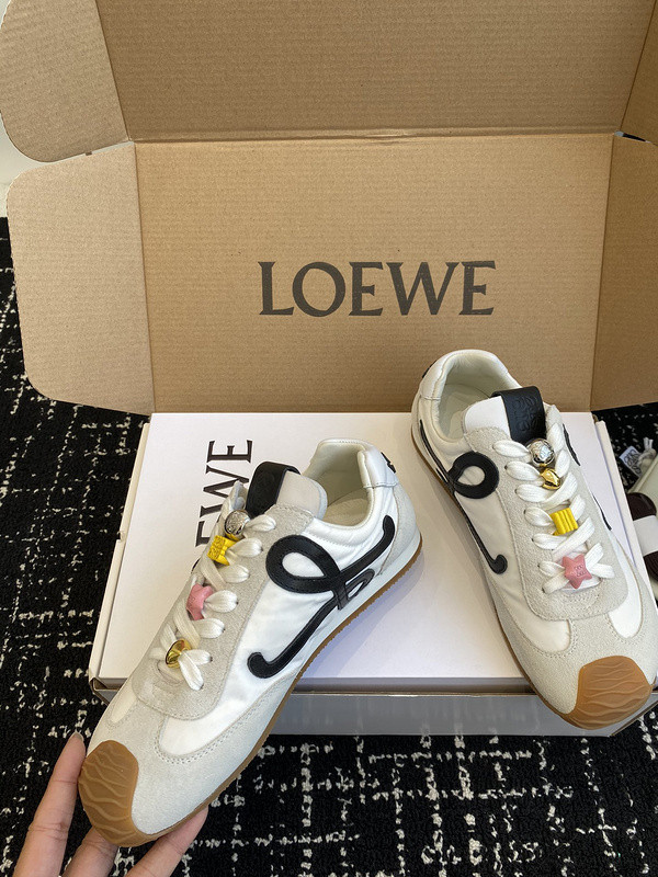 L0ew* sneaker