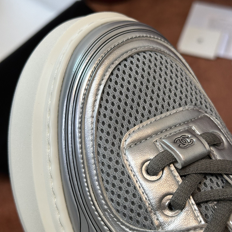 Ch**el sneaker