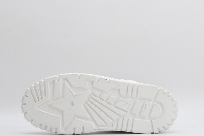 dio* sneaker