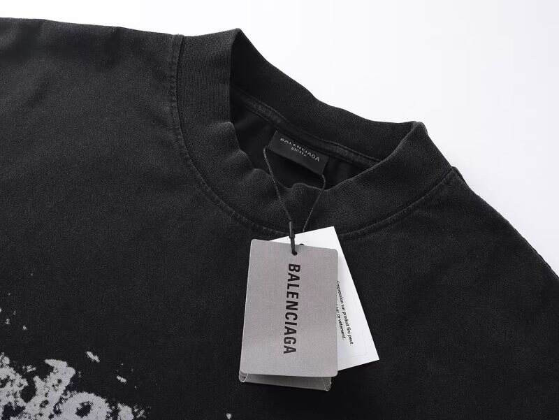 Ba1en*iaga clothes