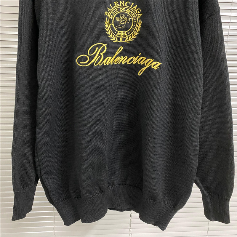Ba1en*iaga clothes