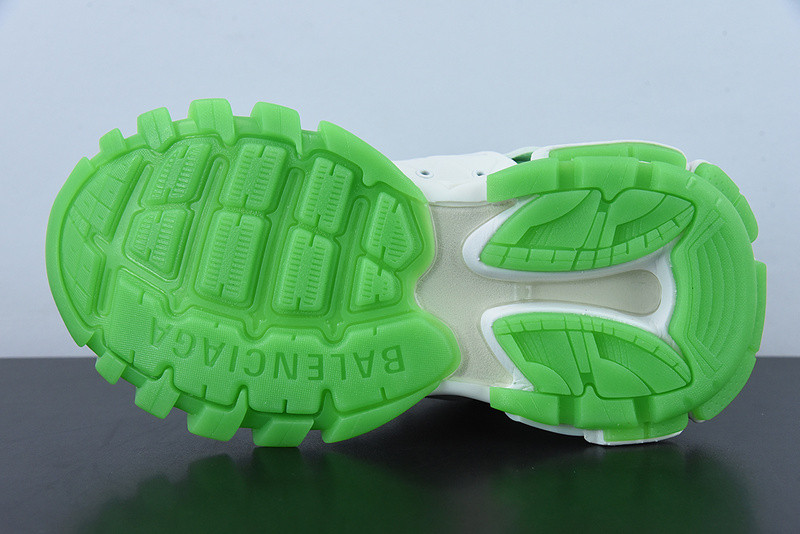 bc track sneaker