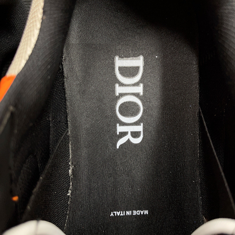 dio* sneaker