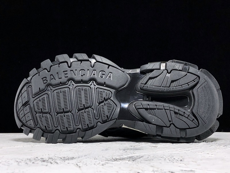 bc track sneaker