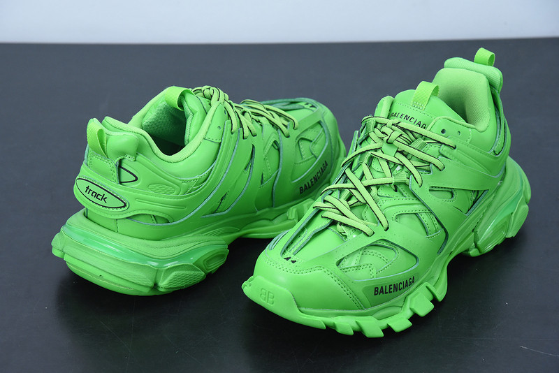 bc track sneaker