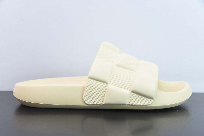 lvt sandals