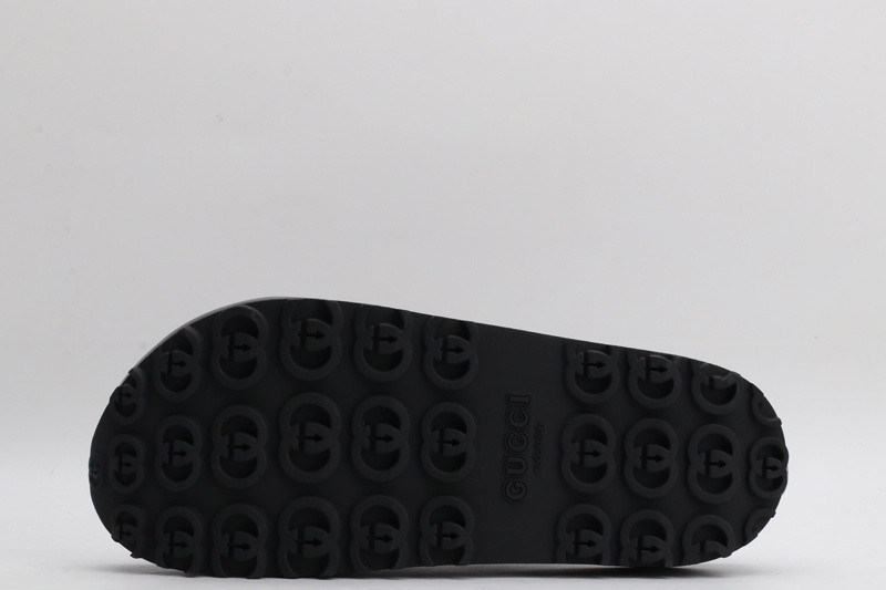 g*u*i sandals