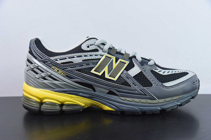 new balance sneaker