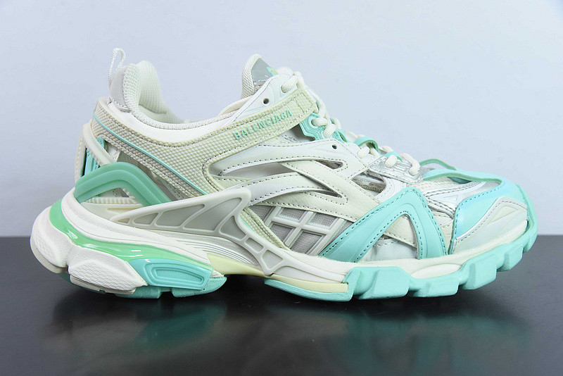 bc track sneaker