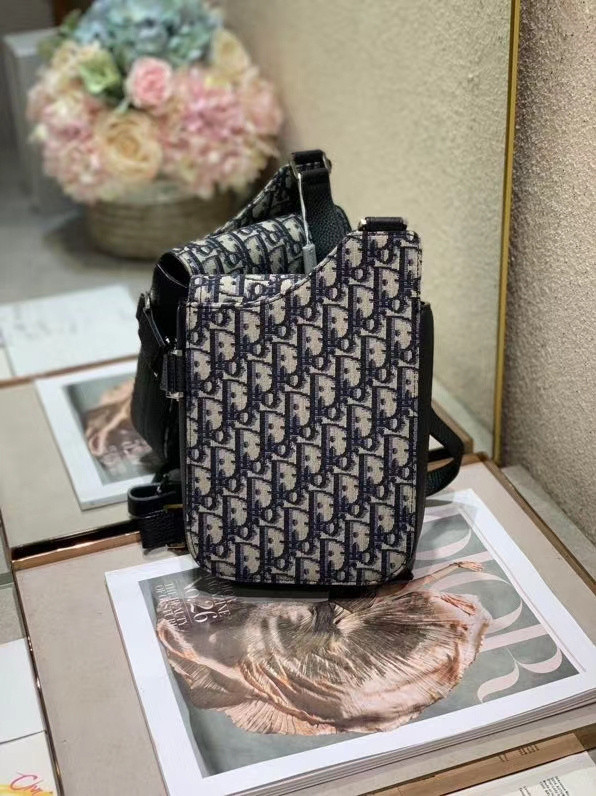 D10r bag