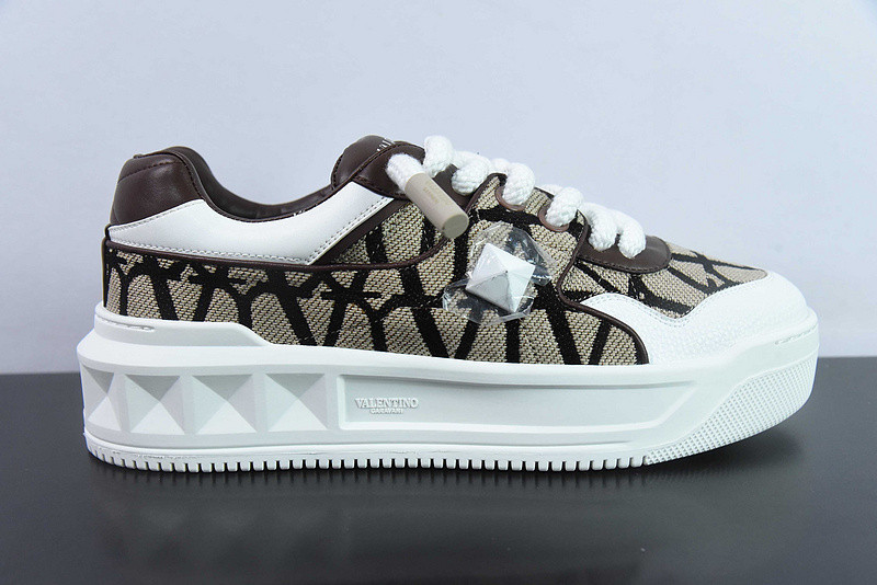 Va1e*ntin0 sneaker