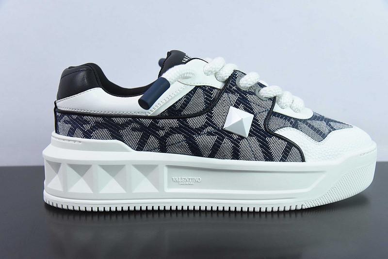 Va1e*ntin0 sneaker