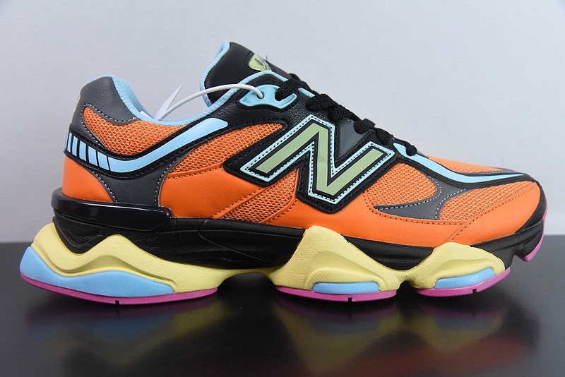 NEW BALANCE SNEAKER