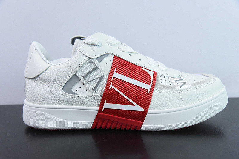 Va1e*ntin0 sneaker
