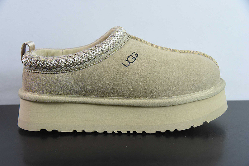 UGG