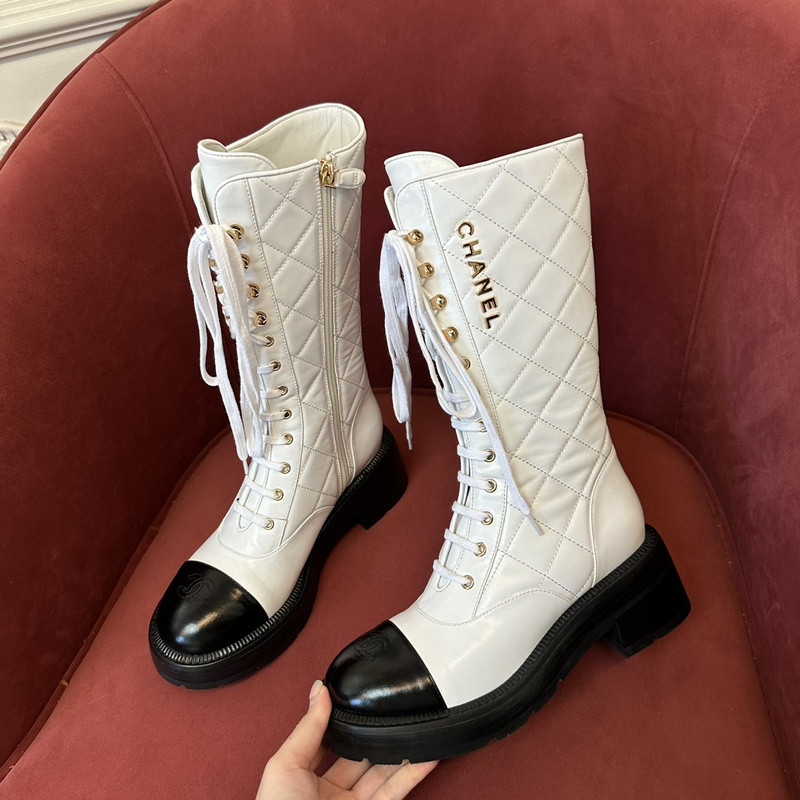 Ch**el sneaker