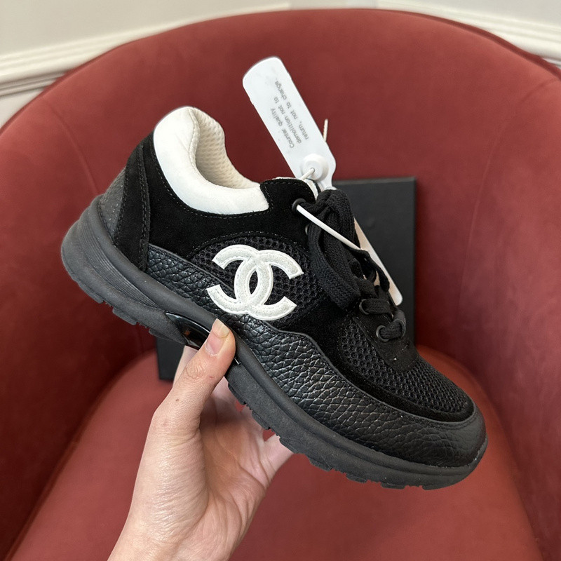 Ch**el sneaker