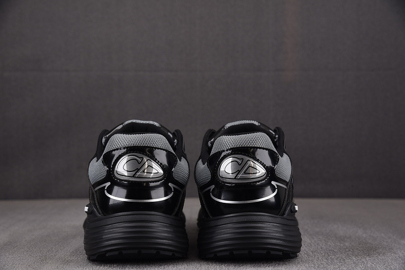 DIO* SNEAKER
