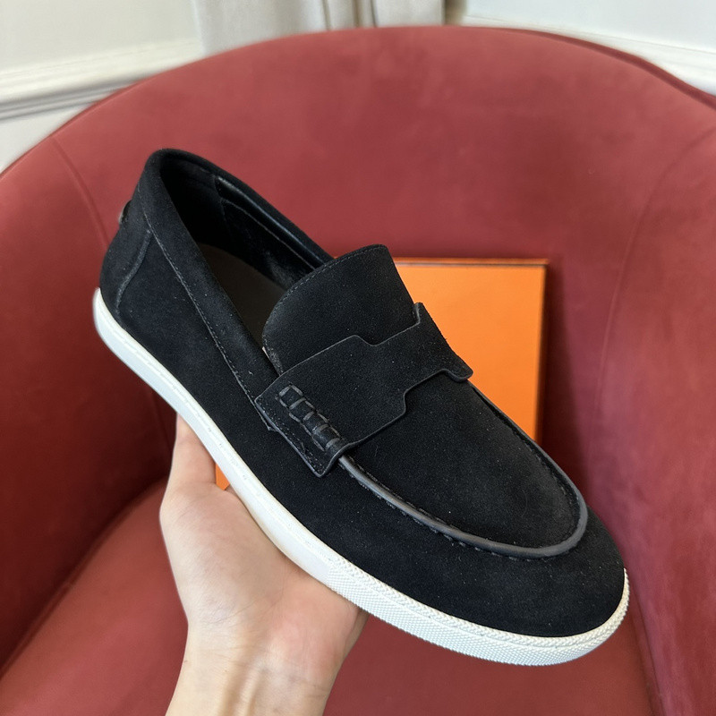 H**me5 sneaker