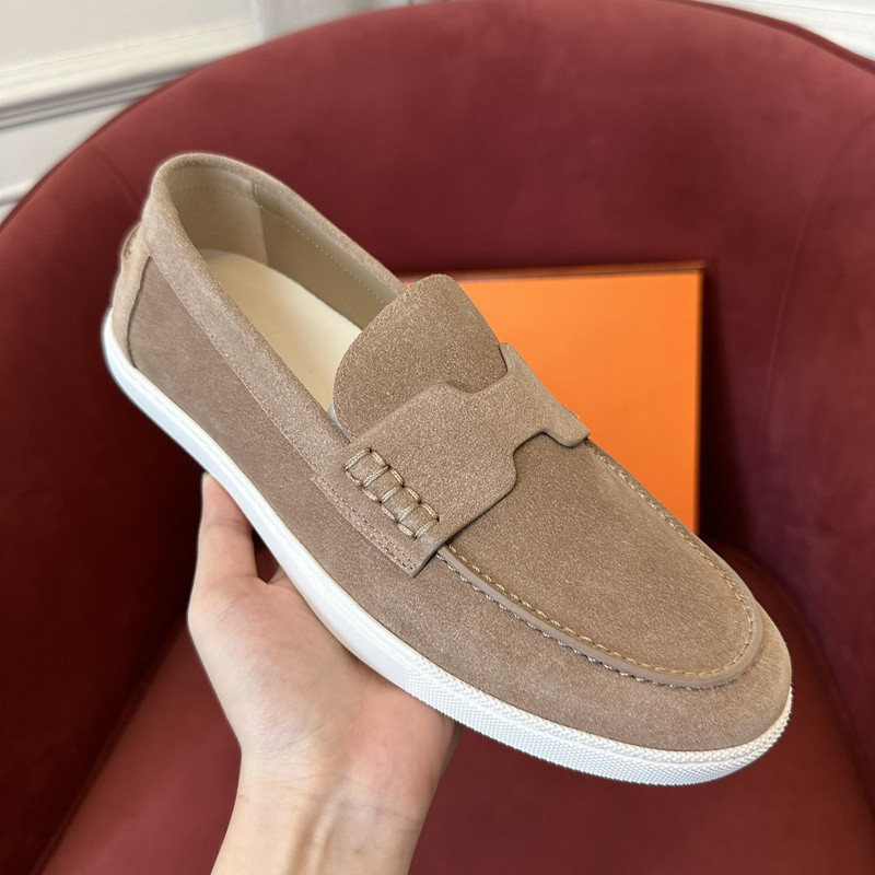 H**me5 sneaker