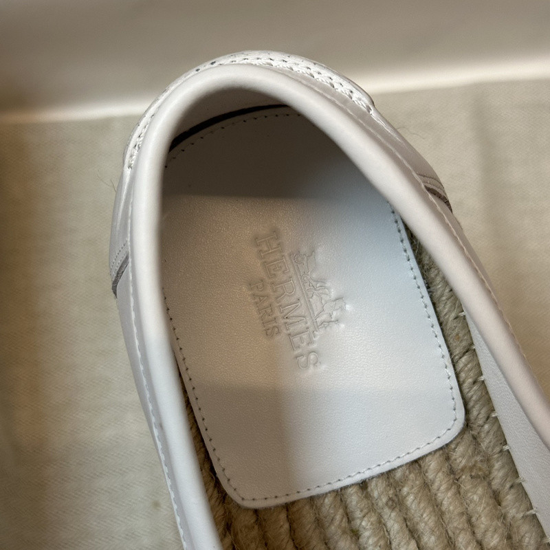 H**me5 sneaker