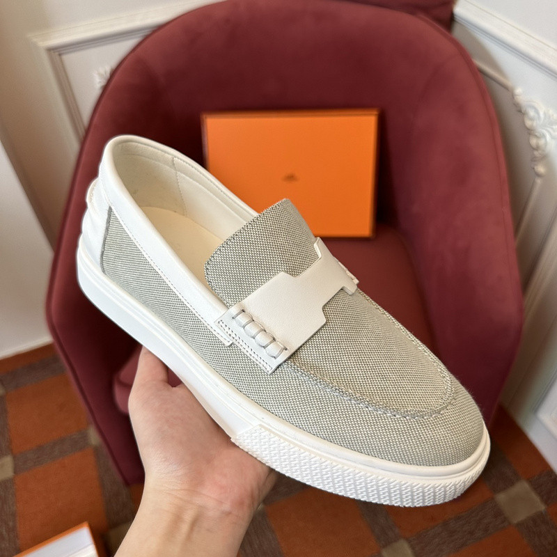 H**me5 sneaker