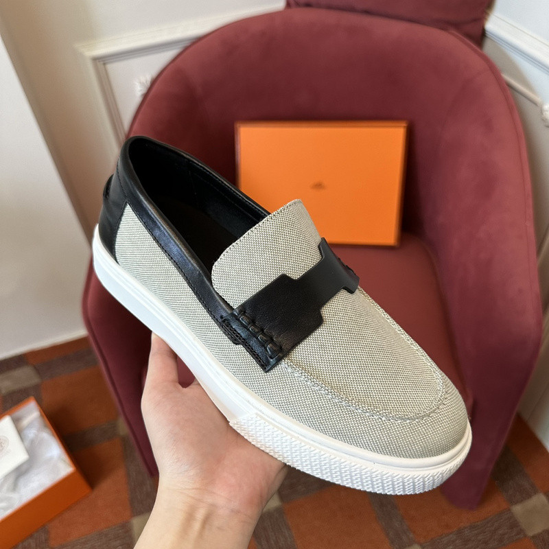 H**me5 sneaker