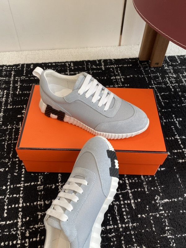 H**me5 sneaker