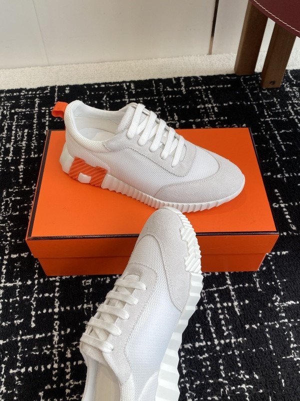 H**me5 sneaker