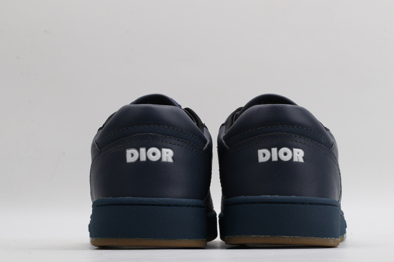 dio* sneaker