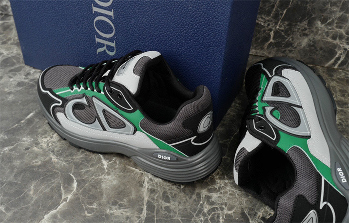 dio* sneaker