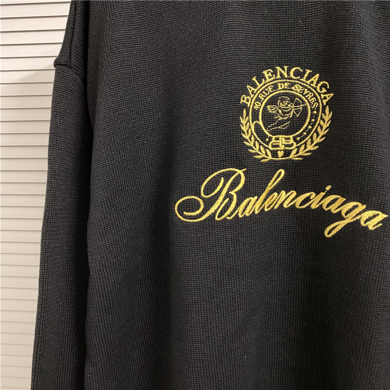 Ba1en*iaga clothes