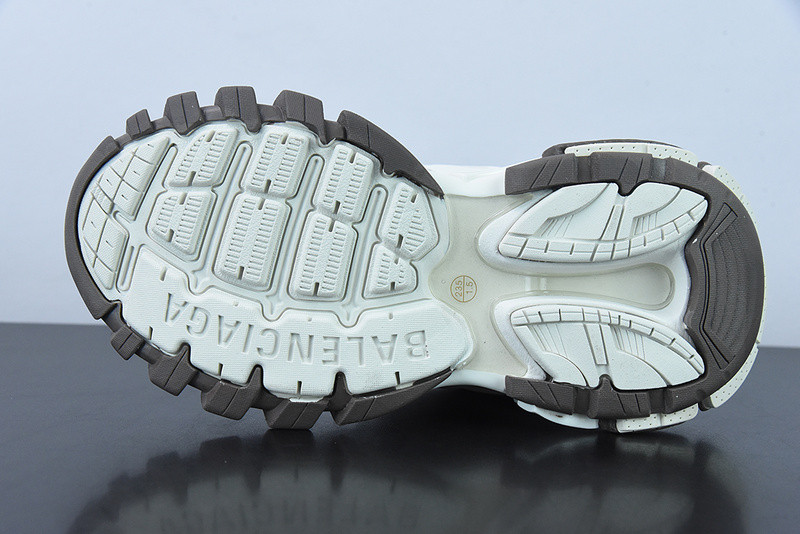 bc track sneaker