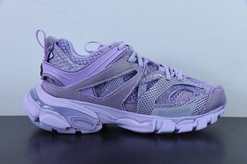 bc track sneaker