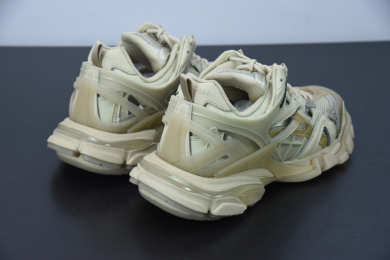 bc track sneaker