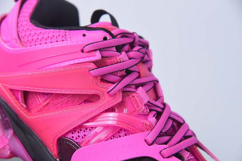 bc track sneaker