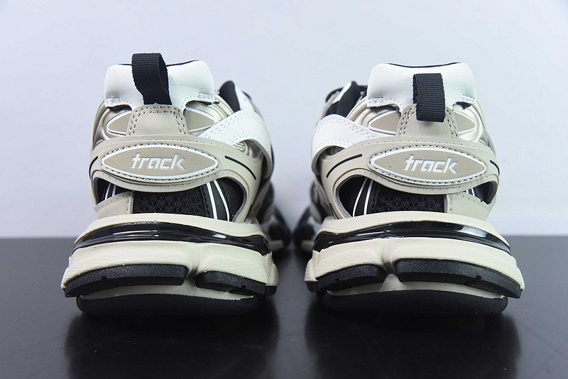 bc track sneaker