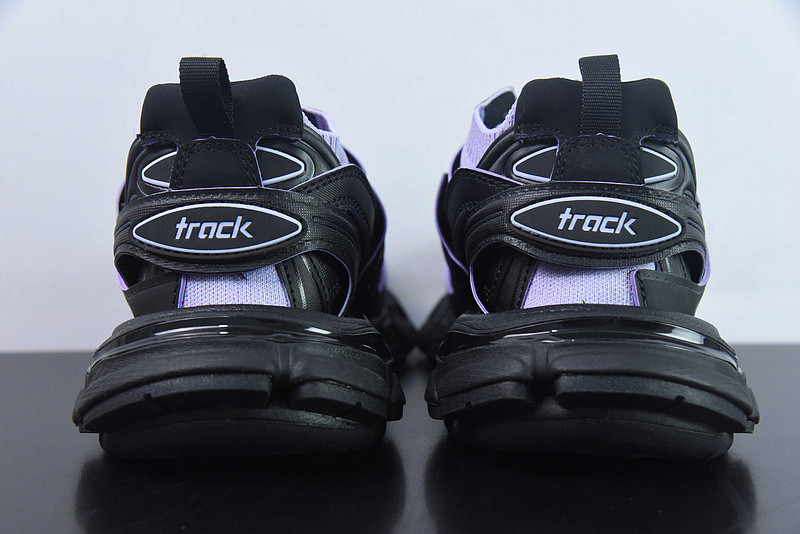 bc track sneaker