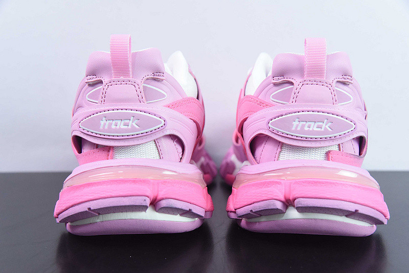 bc track sneaker