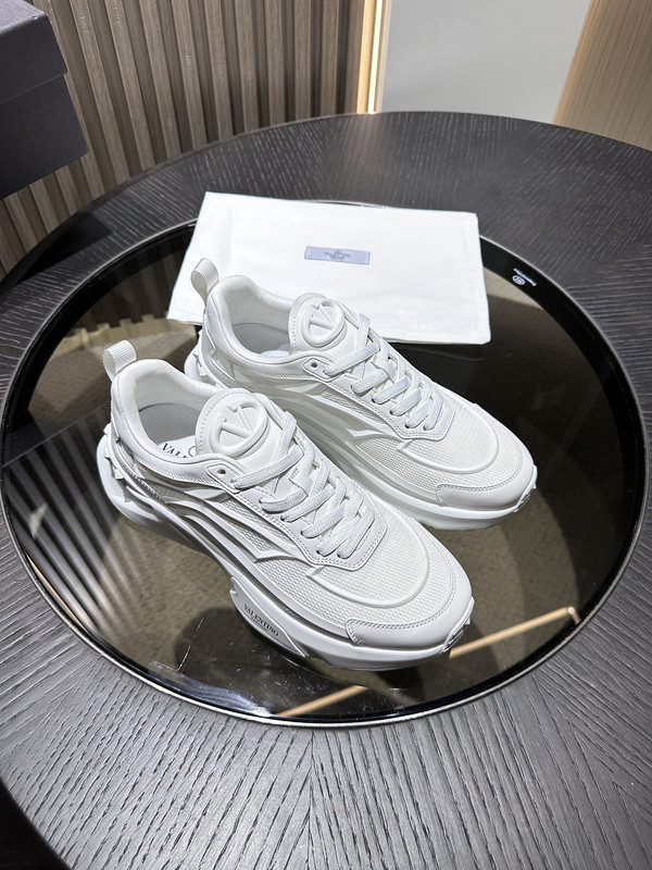 Va1e*ntin0 sneaker