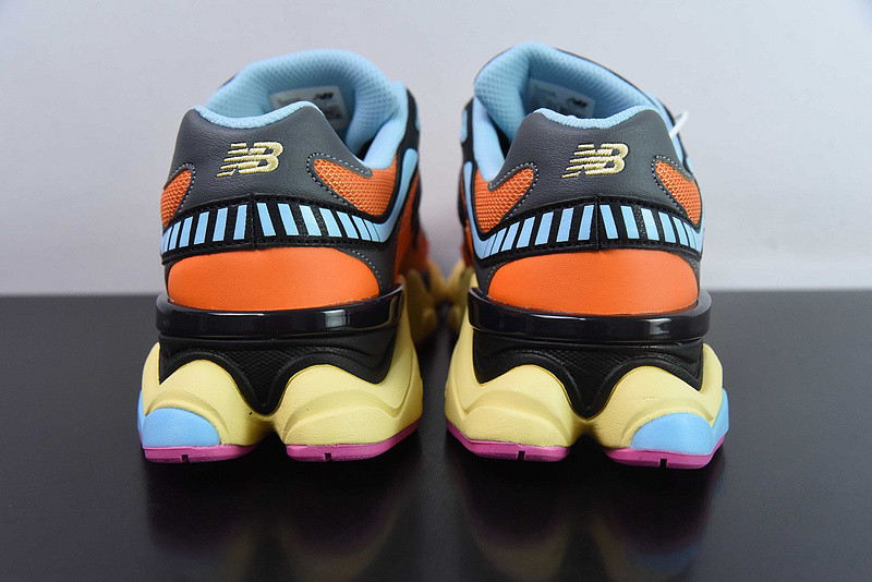 NEW BALANCE SNEAKER