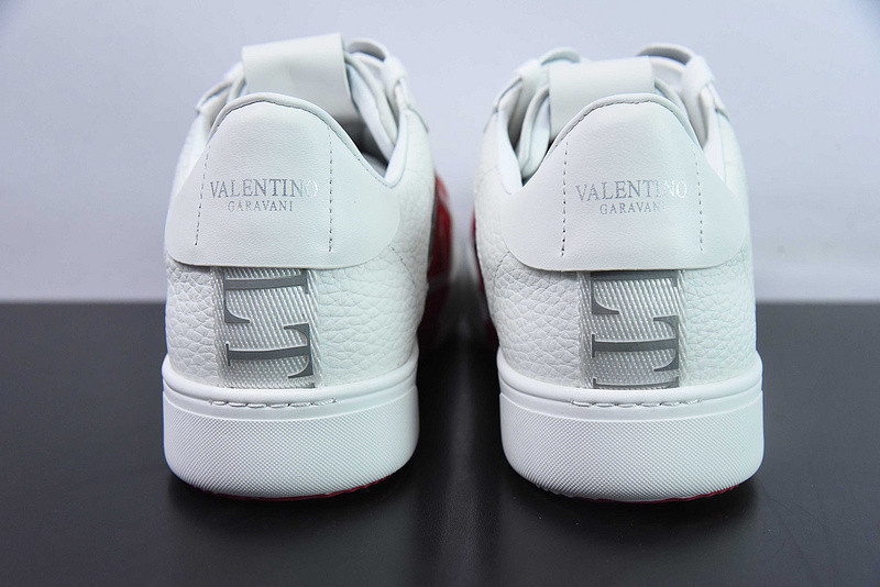 Va1e*ntin0 sneaker