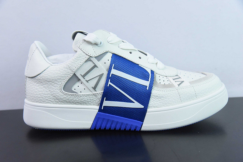 Va1e*ntin0 sneaker