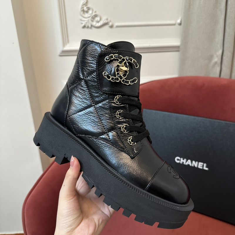 Ch*el sneaker