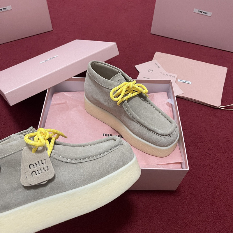M1um1u sneaker
