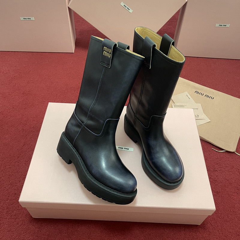 M1um1u sneaker