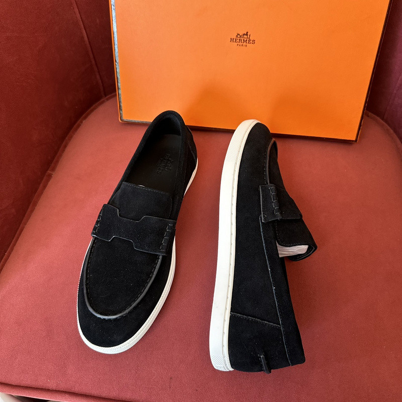 H**me5 sneaker