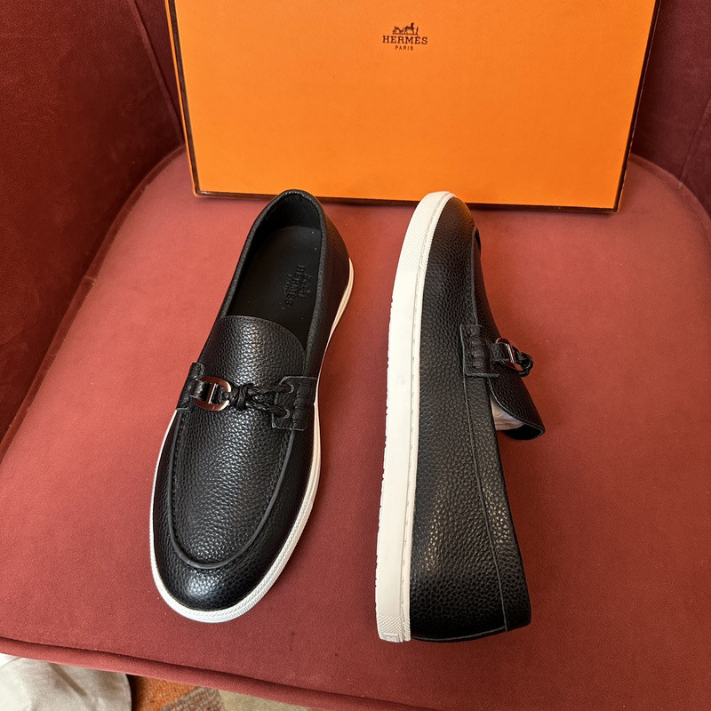 H**me5 sneaker